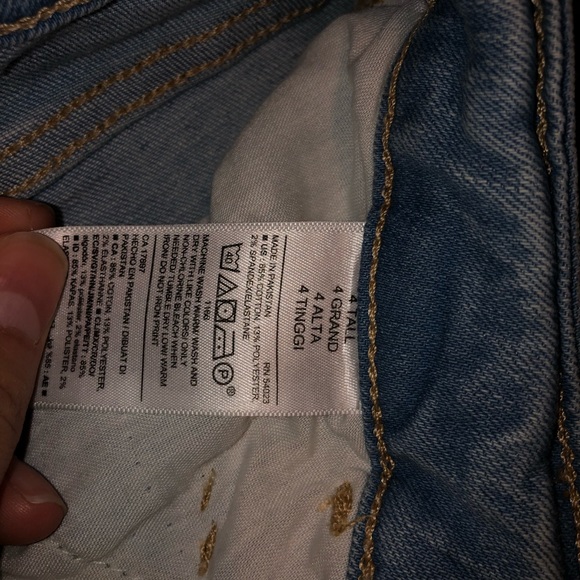 Old Navy Ripped/Patch Work Jeans - Picture 4 of 5